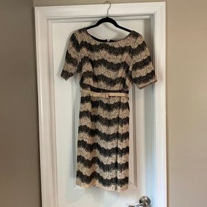 Ivy & Blue Maggy Boutique Pea in the Pod  maternity dress - Med- crm & black